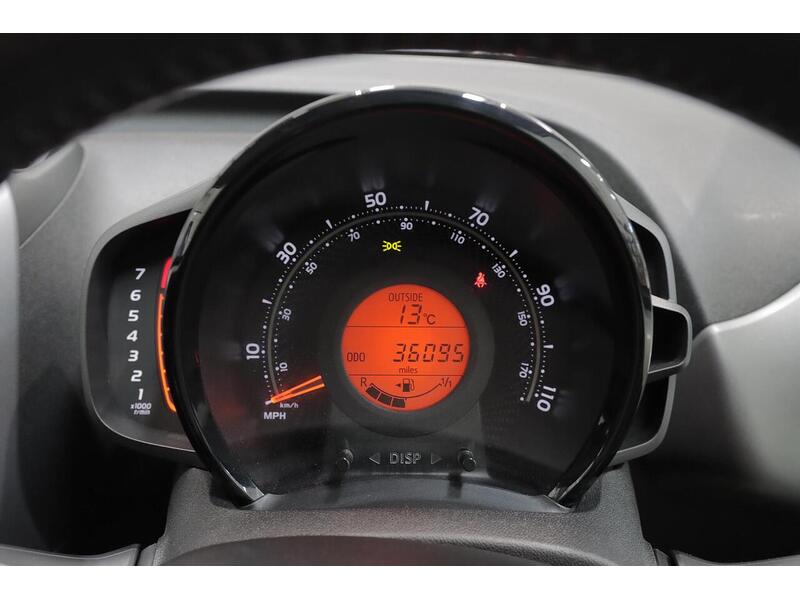 Toyota AYGO 1.0 VVT-i x-play Euro 6 5dr - U196