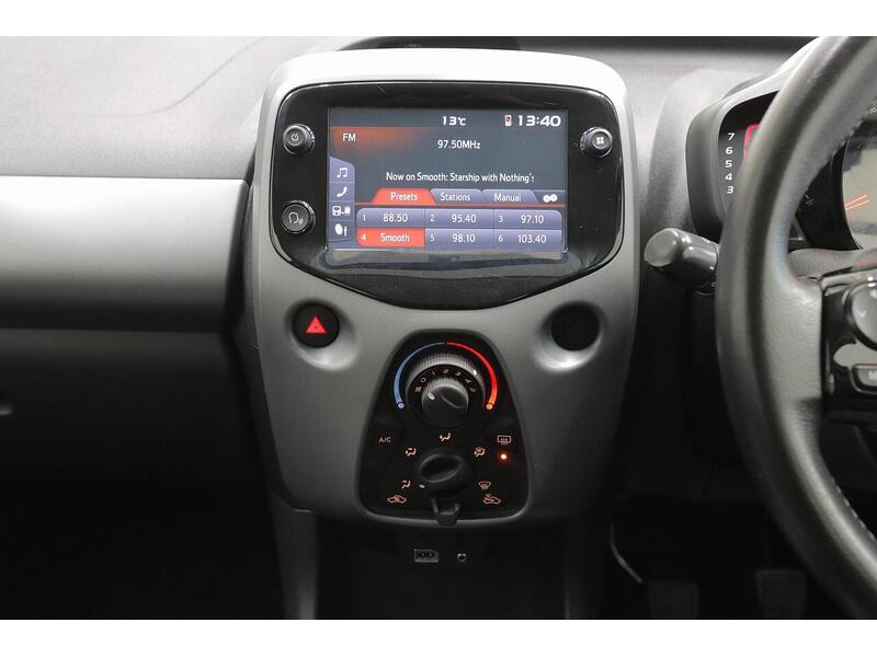 Toyota AYGO 1.0 VVT-i x-play Euro 6 5dr - U196