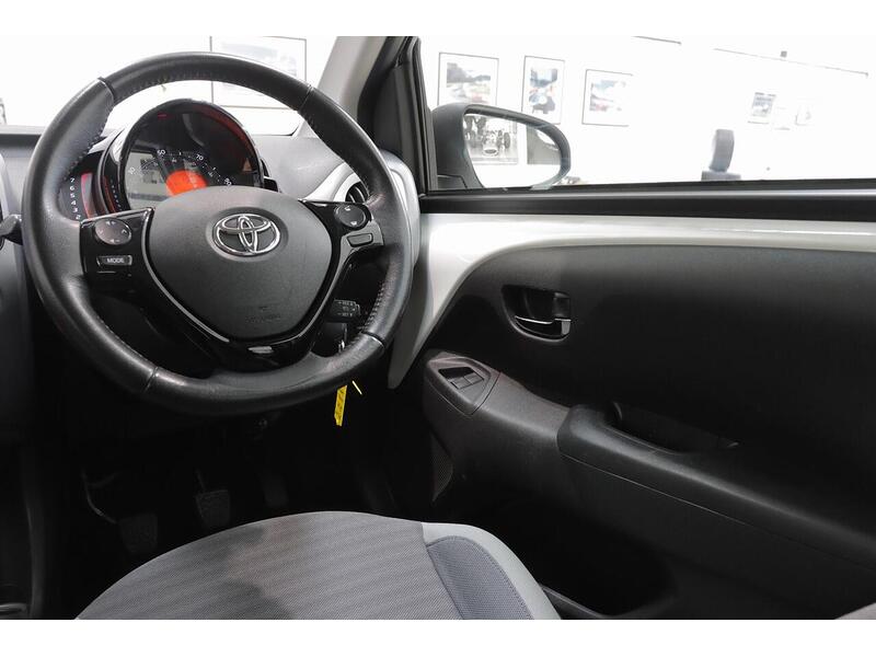 Toyota AYGO 1.0 VVT-i x-play Euro 6 5dr - U196