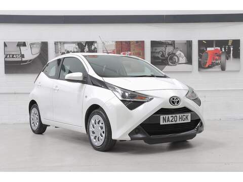 Toyota AYGO 2.0 TDI XCELLENCE Technology Hatchback 5dr Diesel Manual Euro 6 (s/s) (184 ps)