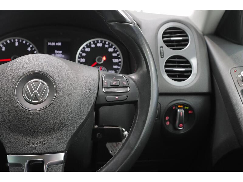 Volkswagen Tiguan 2.0 TDI BlueMotion Tech Match 4WD Euro 5 (s/s) 5dr - U204
