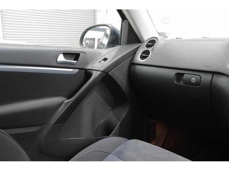 Volkswagen Tiguan 2.0 TDI BlueMotion Tech Match 4WD Euro 5 (s/s) 5dr - U204