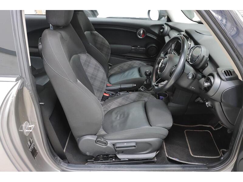 MINI Hatch 1.5 Cooper Euro 6 (s/s) 3dr - U206