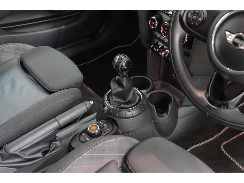 MINI Hatch 1.5 Cooper Euro 6 (s/s) 3dr - U206