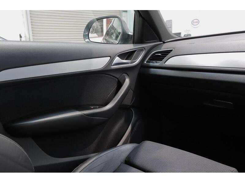 Audi Q3 2.0 TDI S line Euro 5 (s/s) 5dr - U209