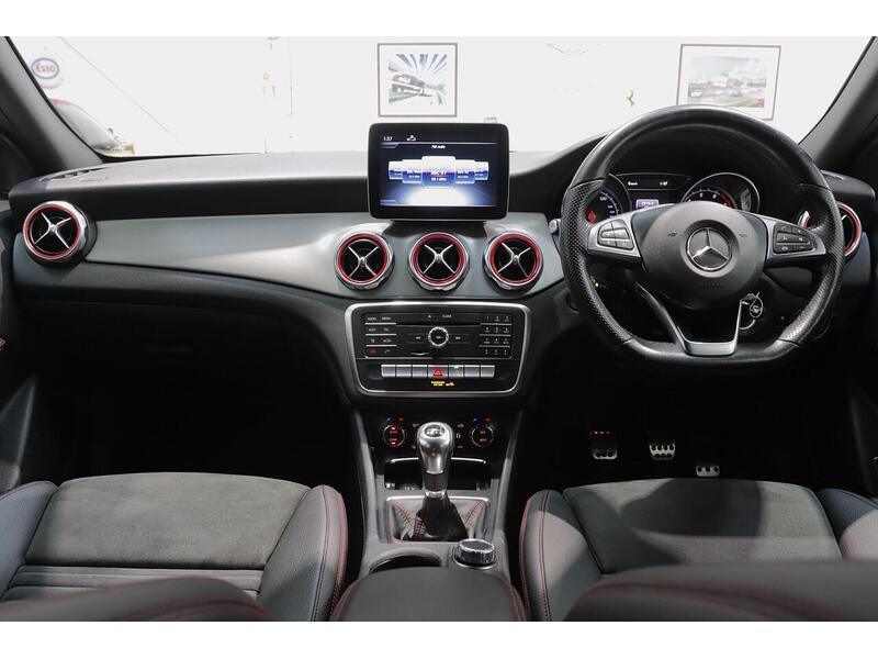 Mercedes-Benz GLA 1.6 GLA200 AMG Line Euro 6 (s/s) 5dr - U218
