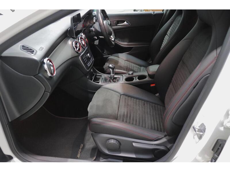 Mercedes-Benz GLA 1.6 GLA200 AMG Line Euro 6 (s/s) 5dr - U218