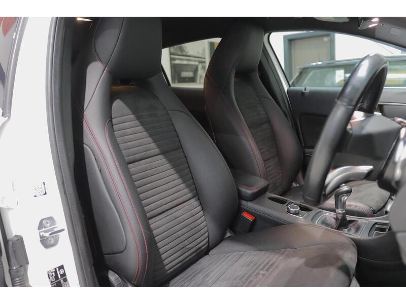 Mercedes-Benz GLA 1.6 GLA200 AMG Line Euro 6 (s/s) 5dr - U218