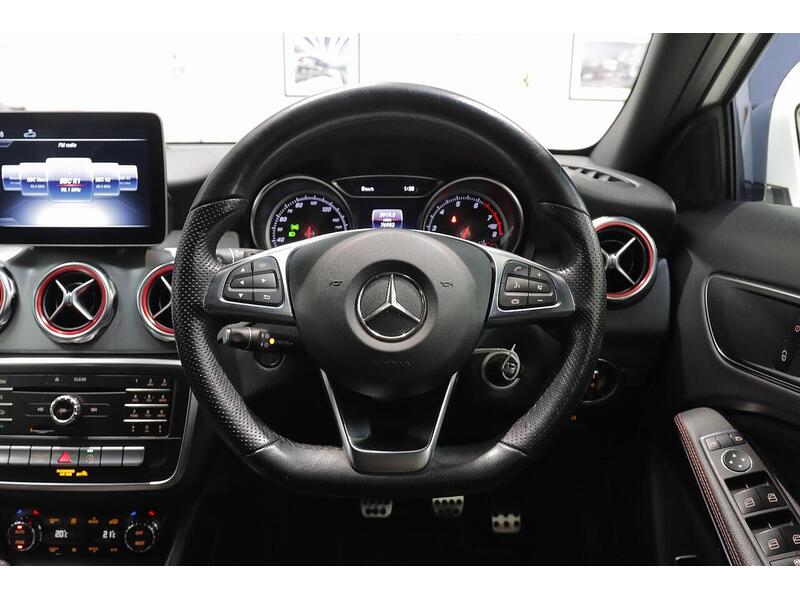 Mercedes-Benz GLA 1.6 GLA200 AMG Line Euro 6 (s/s) 5dr - U218