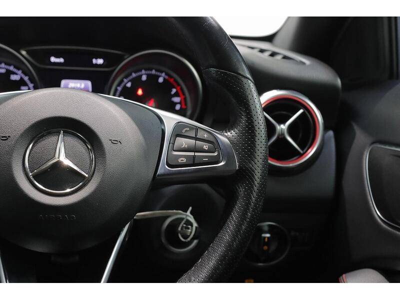 Mercedes-Benz GLA 1.6 GLA200 AMG Line Euro 6 (s/s) 5dr - U218