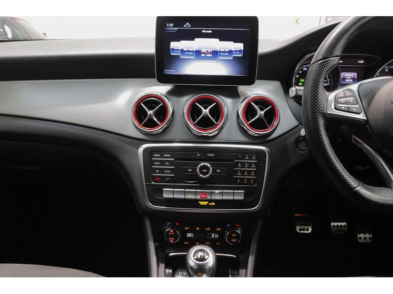 Mercedes-Benz GLA 1.6 GLA200 AMG Line Euro 6 (s/s) 5dr - U218