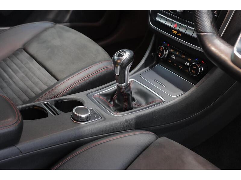 Mercedes-Benz GLA 1.6 GLA200 AMG Line Euro 6 (s/s) 5dr - U218