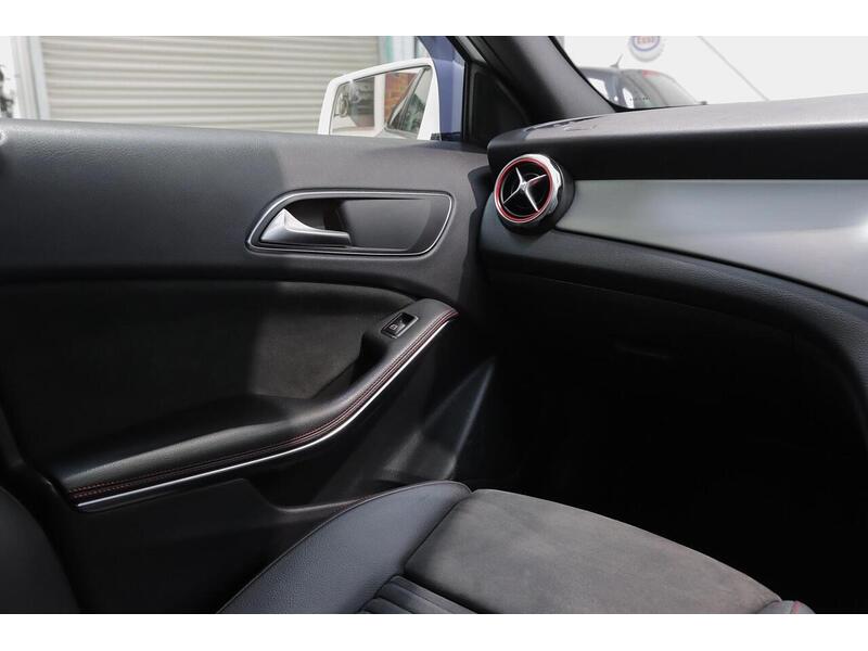 Mercedes-Benz GLA 1.6 GLA200 AMG Line Euro 6 (s/s) 5dr - U218