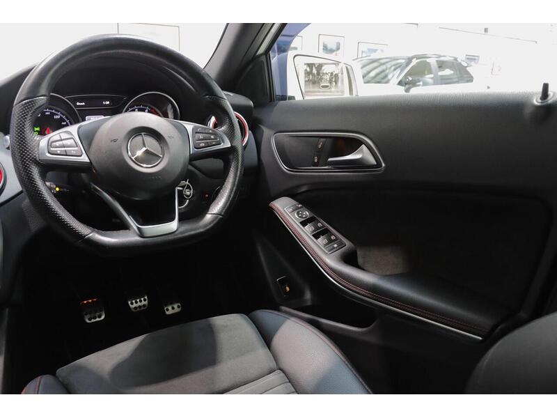 Mercedes-Benz GLA 1.6 GLA200 AMG Line Euro 6 (s/s) 5dr - U218