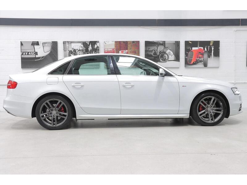 Audi A4 2.0 TDI S line S Tronic quattro Euro 5 (s/s) 4dr - U223
