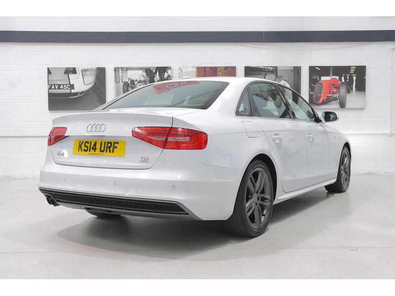 Audi A4 2.0 TDI S line S Tronic quattro Euro 5 (s/s) 4dr - U223