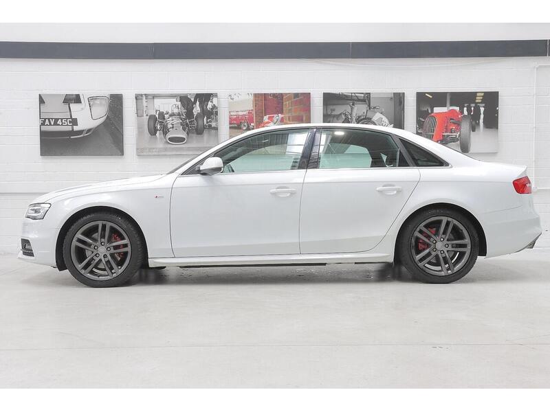 Audi A4 2.0 TDI S line S Tronic quattro Euro 5 (s/s) 4dr - U223