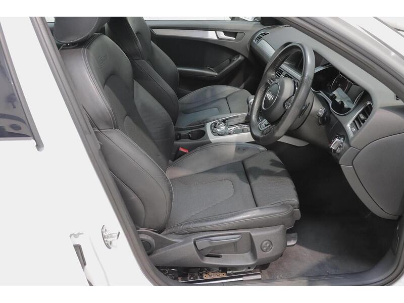Audi A4 2.0 TDI S line S Tronic quattro Euro 5 (s/s) 4dr - U223
