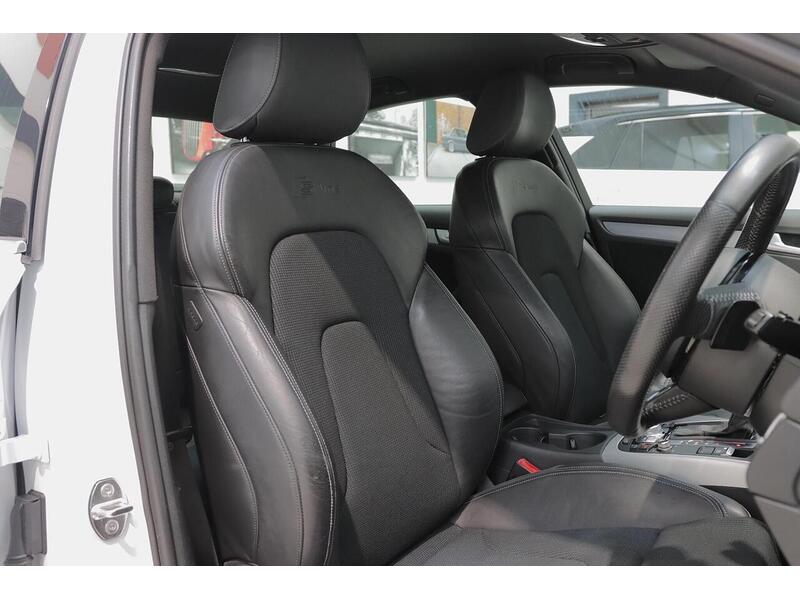 Audi A4 2.0 TDI S line S Tronic quattro Euro 5 (s/s) 4dr - U223