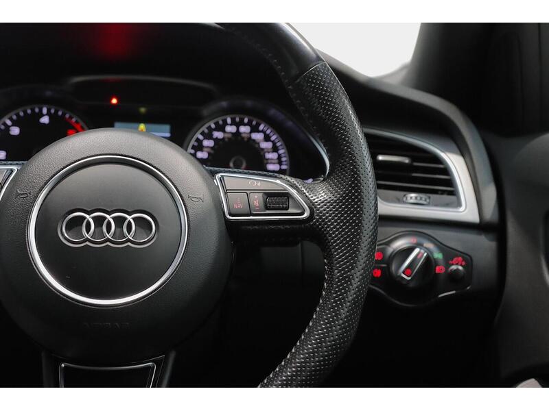 Audi A4 2.0 TDI S line S Tronic quattro Euro 5 (s/s) 4dr - U223
