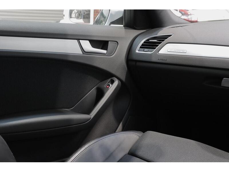 Audi A4 2.0 TDI S line S Tronic quattro Euro 5 (s/s) 4dr - U223
