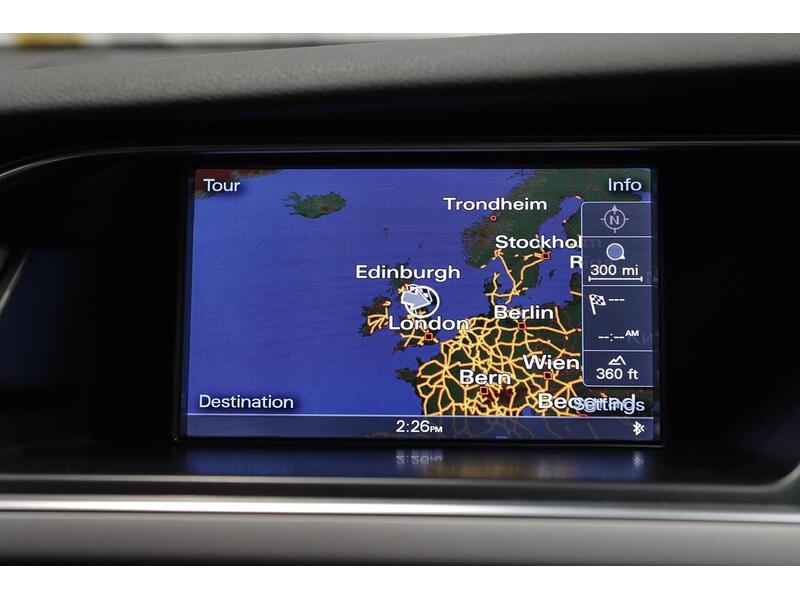 Audi A4 2.0 TDI S line S Tronic quattro Euro 5 (s/s) 4dr - U223