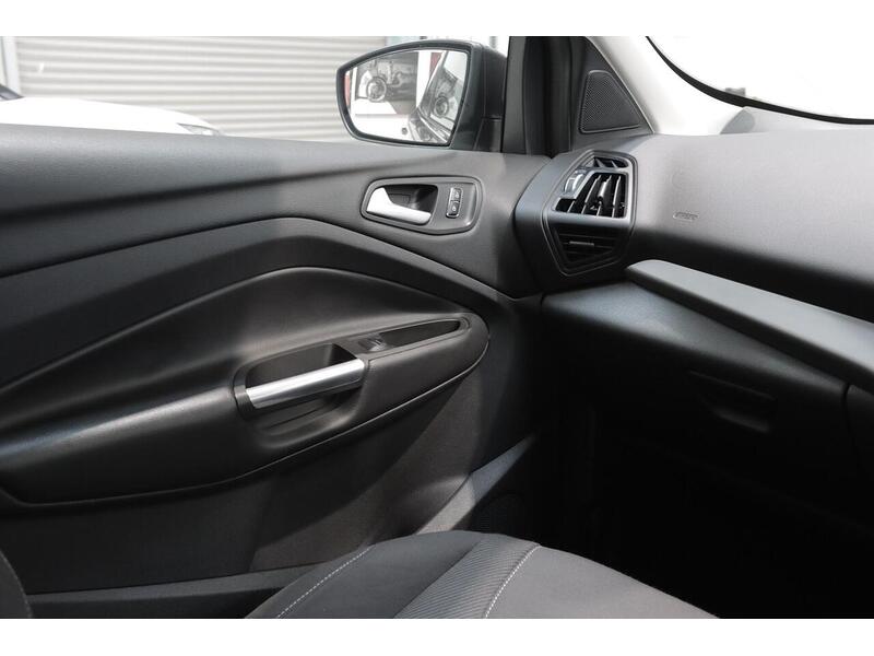 Ford Kuga 2.0 TDCi Zetec 2WD Euro 6 (s/s) 5dr - U231