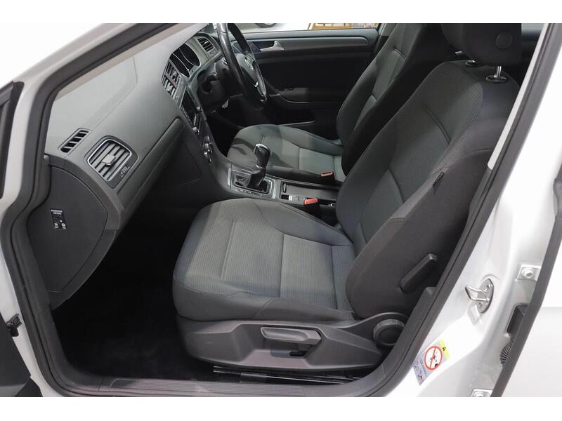 Volkswagen Golf 2.0 TDI BlueMotion Tech SE DSG Euro 5 (s/s) 5dr - U240