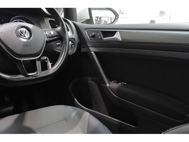 Volkswagen Golf 2.0 TDI BlueMotion Tech SE DSG Euro 5 (s/s) 5dr - U240
