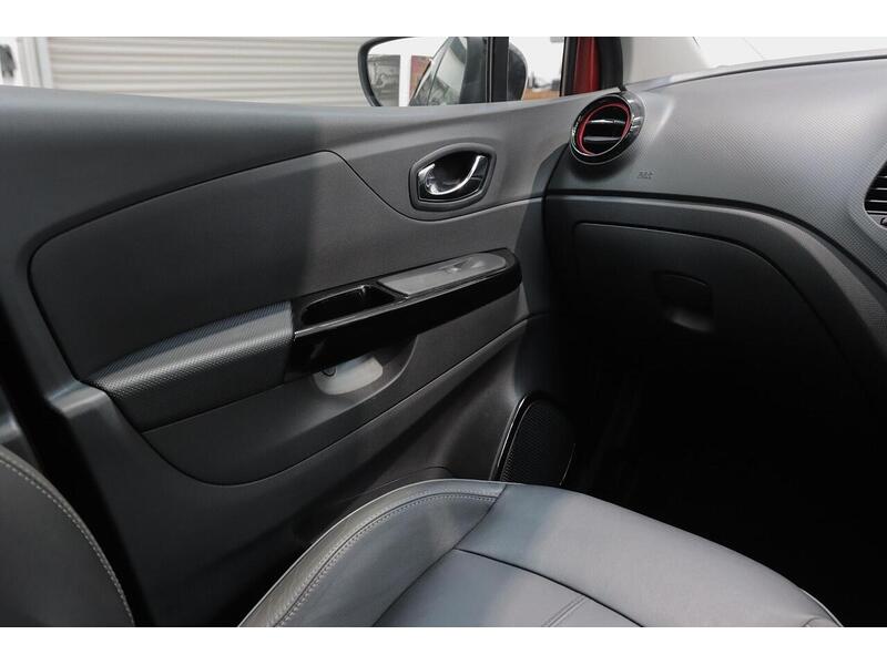 Renault Captur 0.9 TCe ENERGY Signature Nav Euro 6 (s/s) 5dr - U241