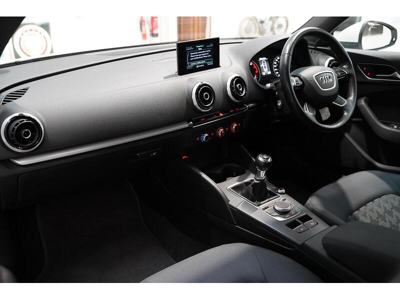 Audi A3 Cabriolet 1.4 TFSI CoD SE Euro 6 (s/s) 2dr - U243