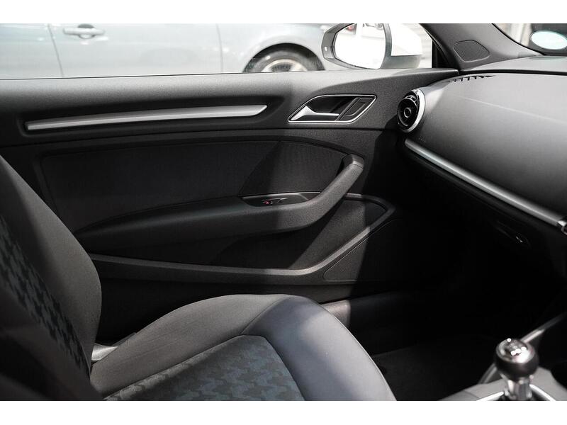Audi A3 Cabriolet 1.4 TFSI CoD SE Euro 6 (s/s) 2dr - U243