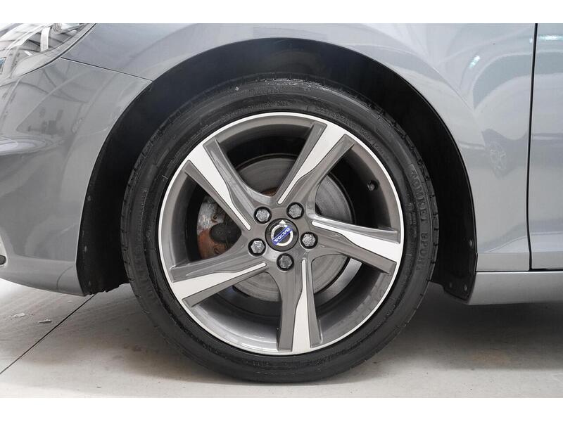 Volvo V40 2.0 D2 R-Design Euro 6 (s/s) 5dr - U246