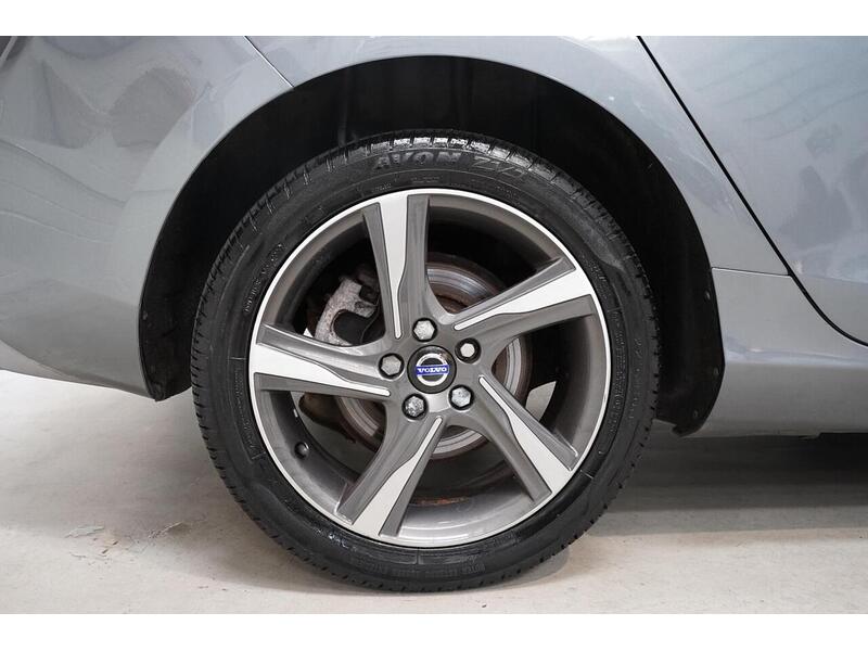 Volvo V40 2.0 D2 R-Design Euro 6 (s/s) 5dr - U246