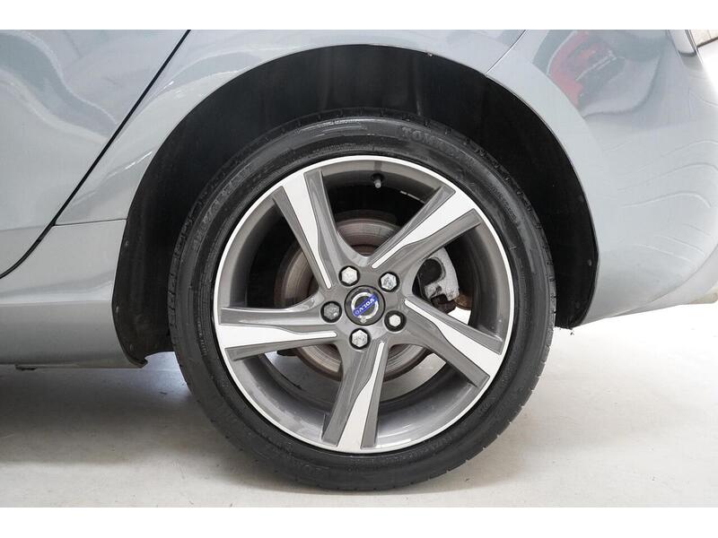 Volvo V40 2.0 D2 R-Design Euro 6 (s/s) 5dr - U246