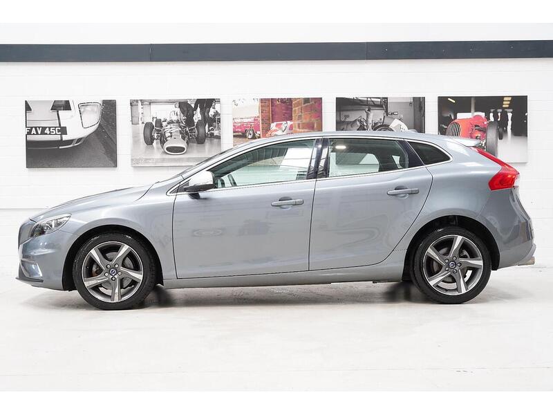 Volvo V40 2.0 D2 R-Design Euro 6 (s/s) 5dr - U246