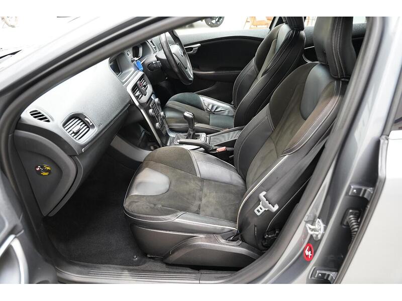 Volvo V40 2.0 D2 R-Design Euro 6 (s/s) 5dr - U246