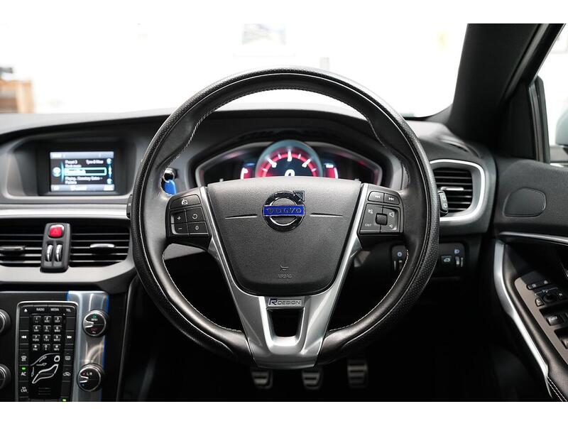 Volvo V40 2.0 D2 R-Design Euro 6 (s/s) 5dr - U246
