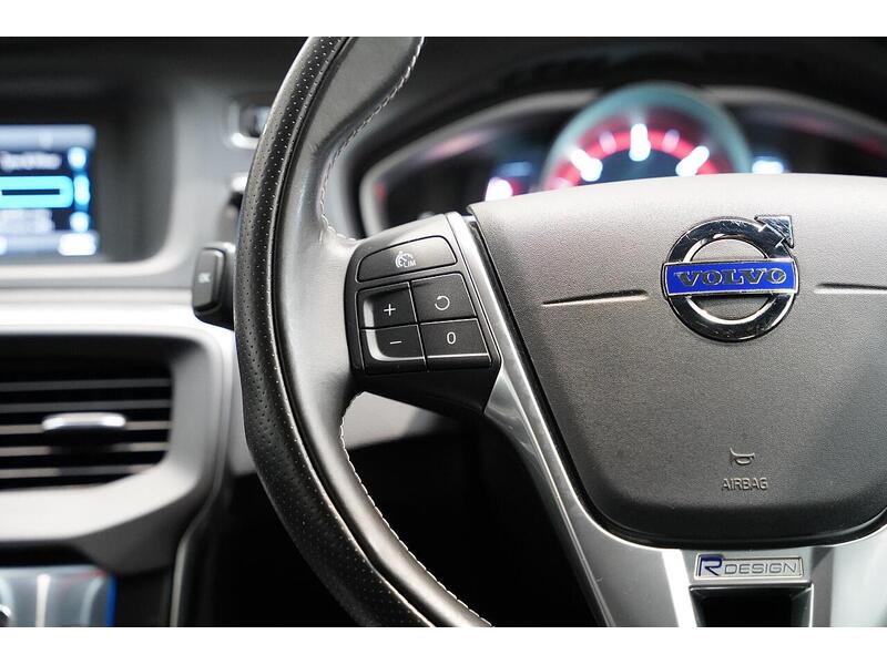 Volvo V40 2.0 D2 R-Design Euro 6 (s/s) 5dr - U246
