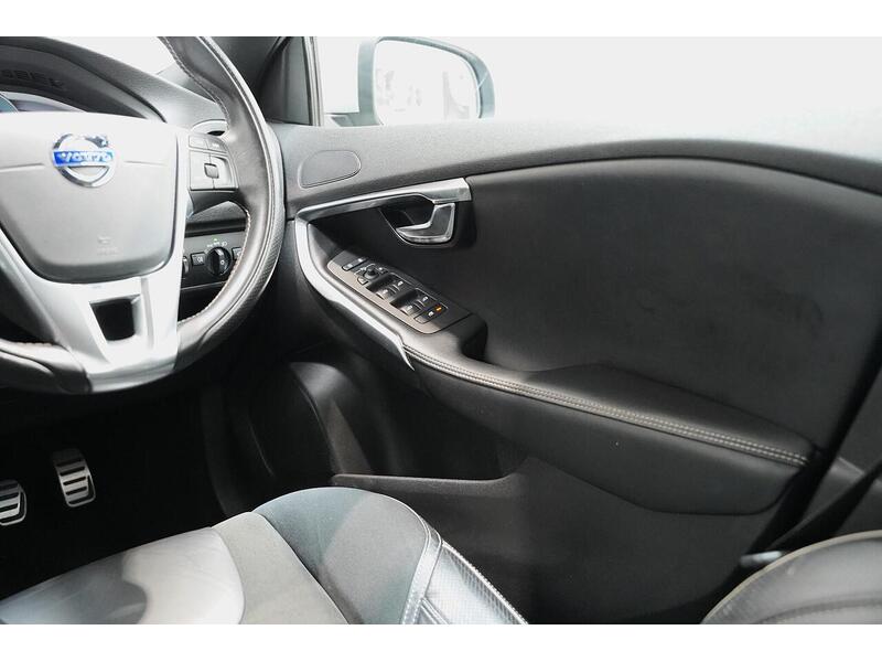 Volvo V40 2.0 D2 R-Design Euro 6 (s/s) 5dr - U246