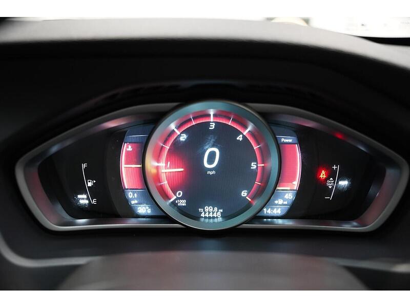 Volvo V40 2.0 D2 R-Design Euro 6 (s/s) 5dr - U246