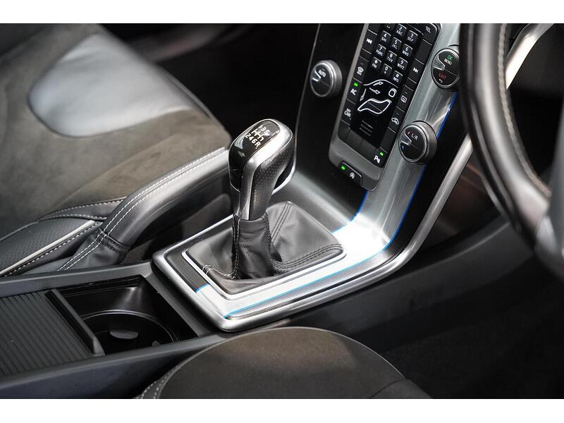 Volvo V40 2.0 D2 R-Design Euro 6 (s/s) 5dr - U246