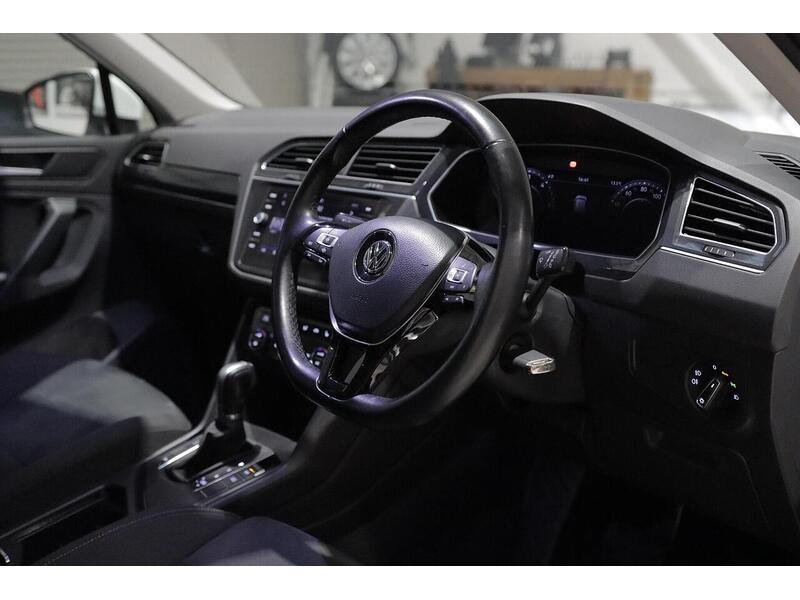 Volkswagen Tiguan Tiguan 2.0 TDI SEL DSG Euro 6 (s/s) 5dr - U29