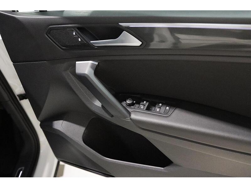 Volkswagen Tiguan Tiguan 2.0 TDI SEL DSG Euro 6 (s/s) 5dr - U29