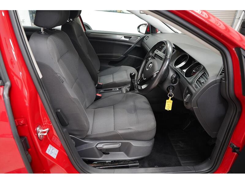 Volkswagen Golf 2.0 TDI BlueMotion Tech SE Hatchback 5dr Diesel Manual Euro 5 (s/s) (150 ps) - U324
