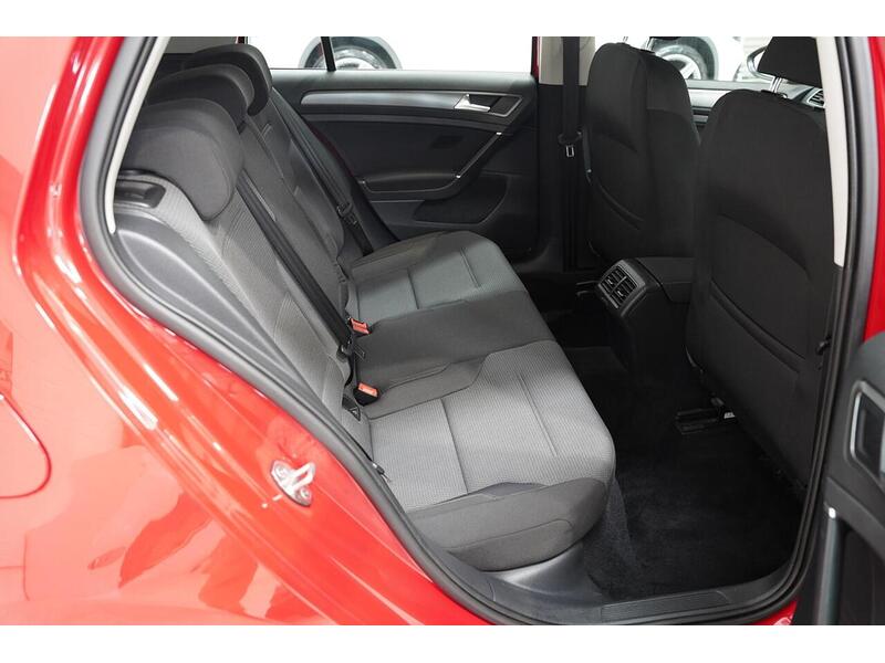 Volkswagen Golf 2.0 TDI BlueMotion Tech SE Hatchback 5dr Diesel Manual Euro 5 (s/s) (150 ps) - U324