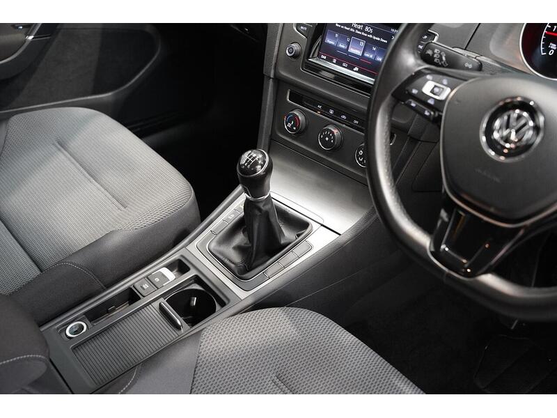 Volkswagen Golf 2.0 TDI BlueMotion Tech SE Hatchback 5dr Diesel Manual Euro 5 (s/s) (150 ps) - U324