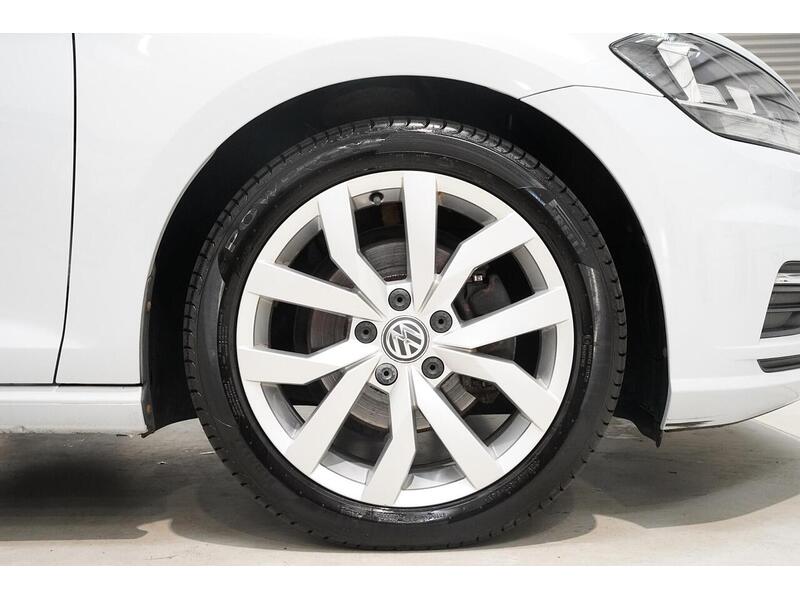 Volkswagen Golf 1.4 TSI BlueMotion Tech SE Nav Euro 6 (s/s) 5dr - U334