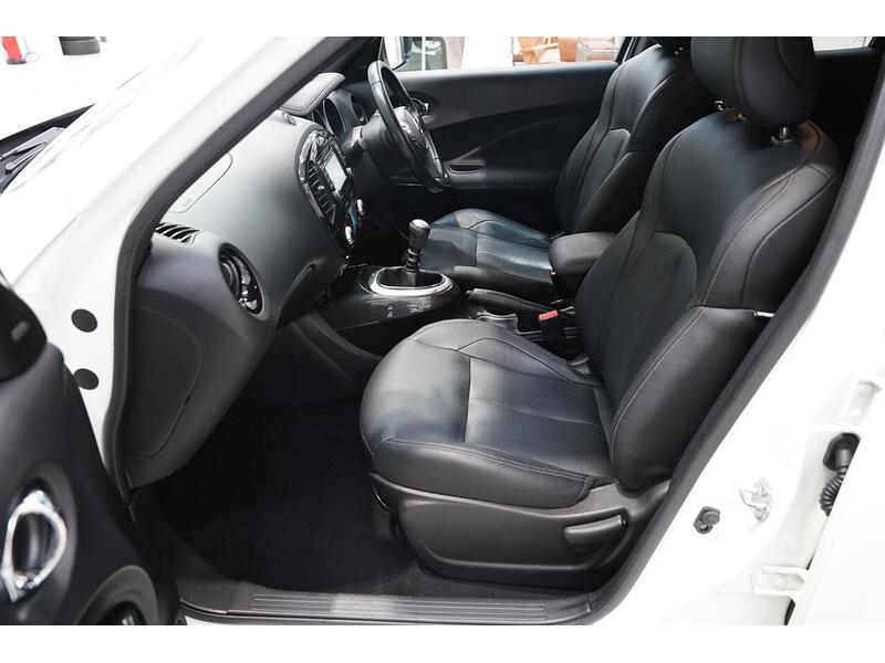 Nissan Juke 1.2 DIG-T Tekna Euro 6 (s/s) 5dr - U346