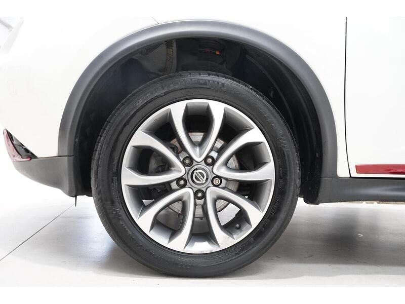 Nissan Juke 1.2 DIG-T Tekna Euro 6 (s/s) 5dr - U346
